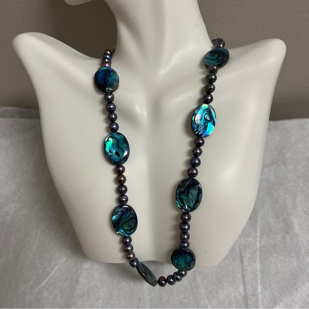Abalone Mother of Pearl Beaded Green/ Gray Necklace
